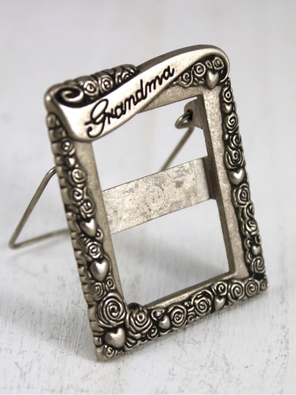 Vintage Grandma Mini Picture Frame Brooch Pin Silver Tone Roses Hearts Gift - Picture 4 of 5